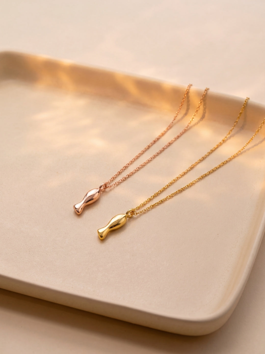 Fishy pendant with chain