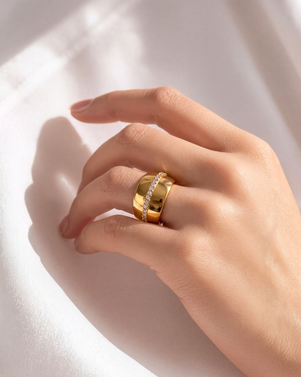 Diamond line ring