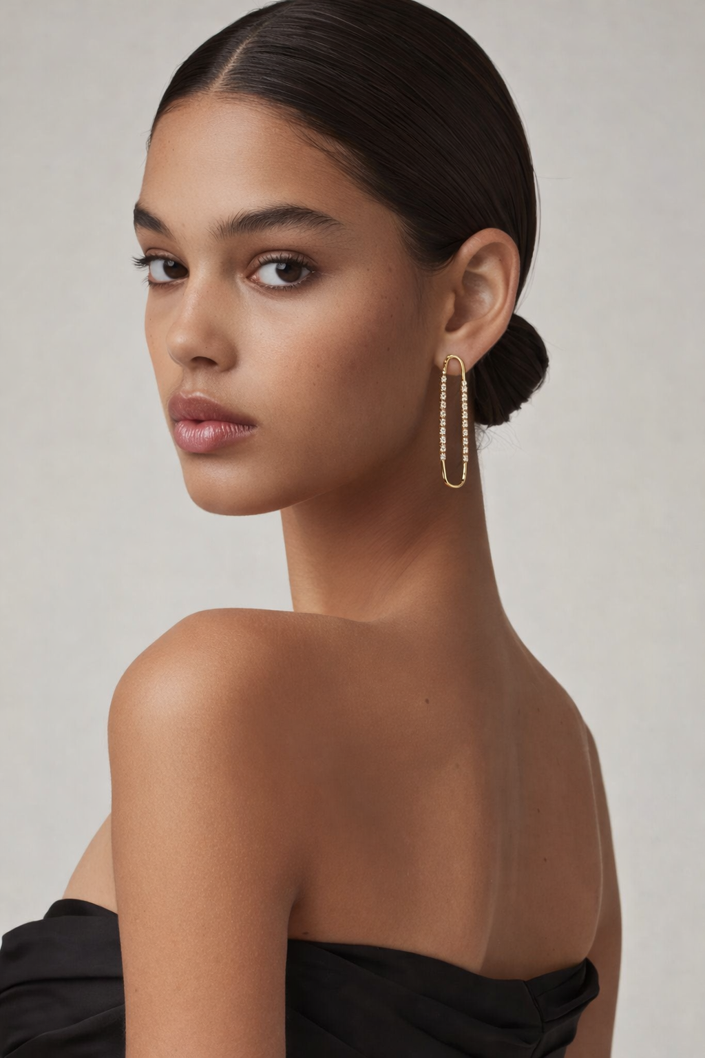 DIAMOND LINE EARRING