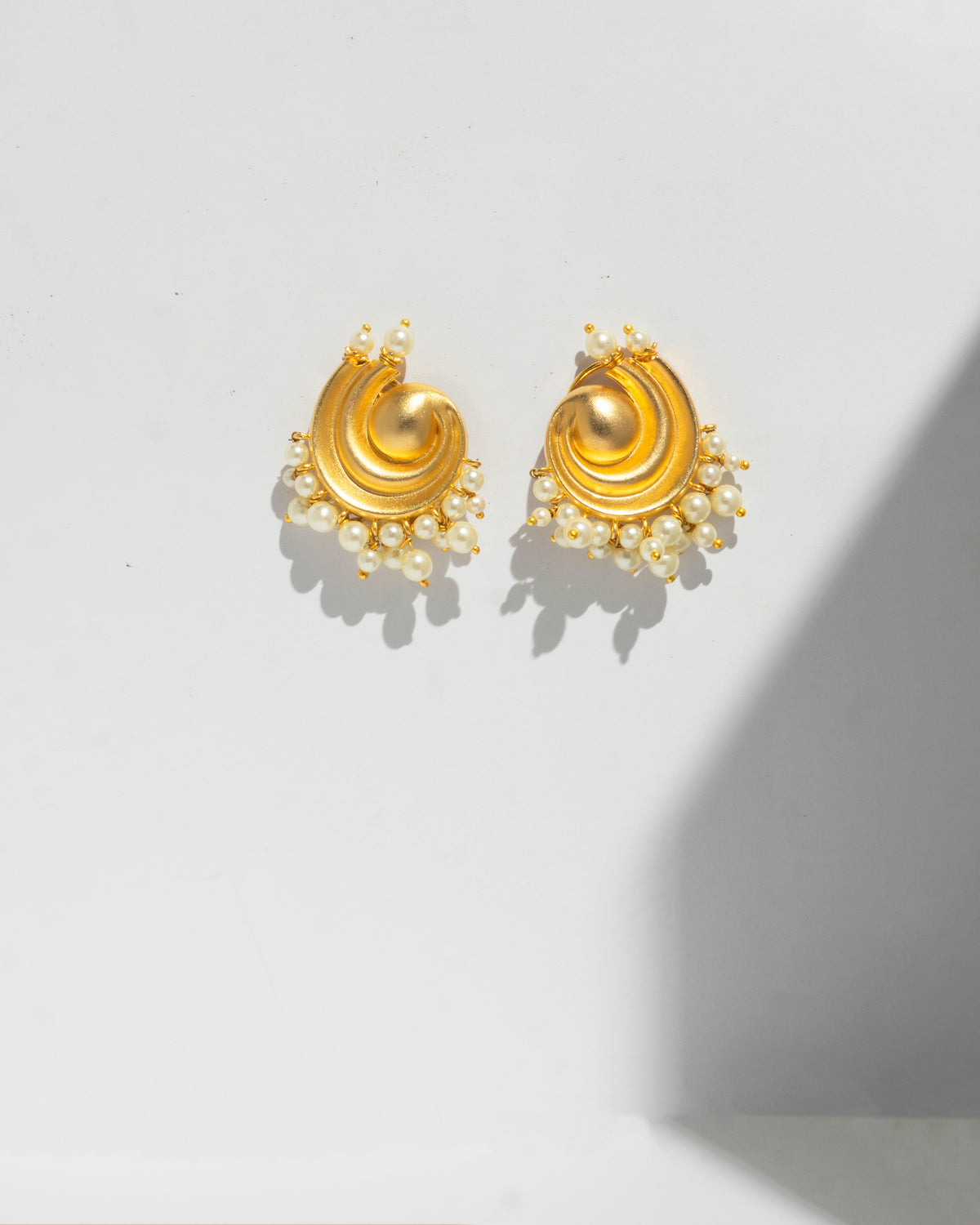 Spiral Pearls stud earrings, full view