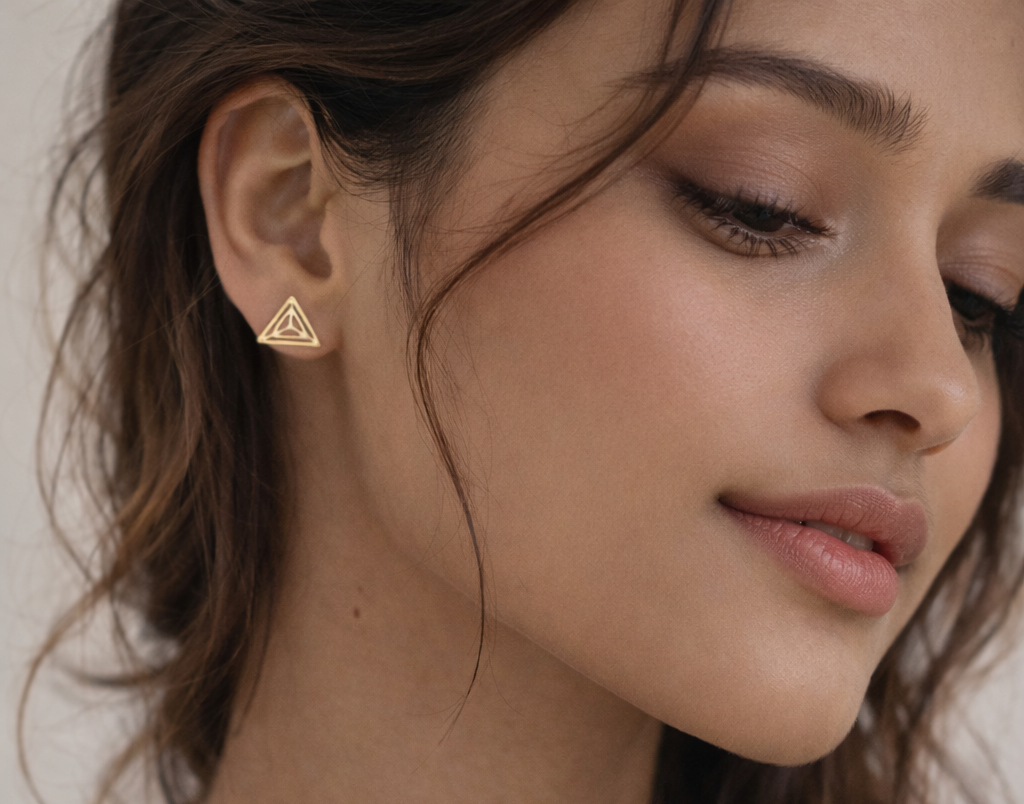 Geometric triangle studs