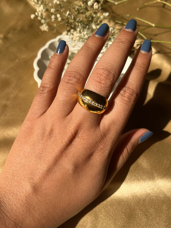 Diamond line ring